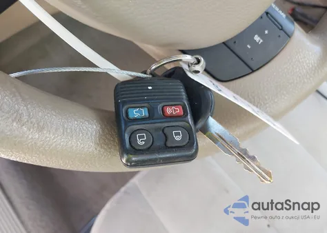 2007 Mercury Grand Marquis Gs from USA, damaged, VIN 2MEFM74V87X620456